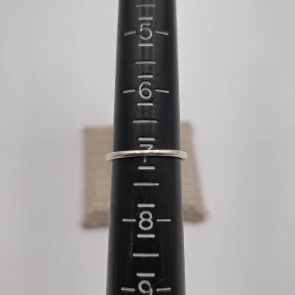 Size 7 Sterling Silver Bright Cubic Zirconia Infinity Ring A3488 - Picture 6 of 8